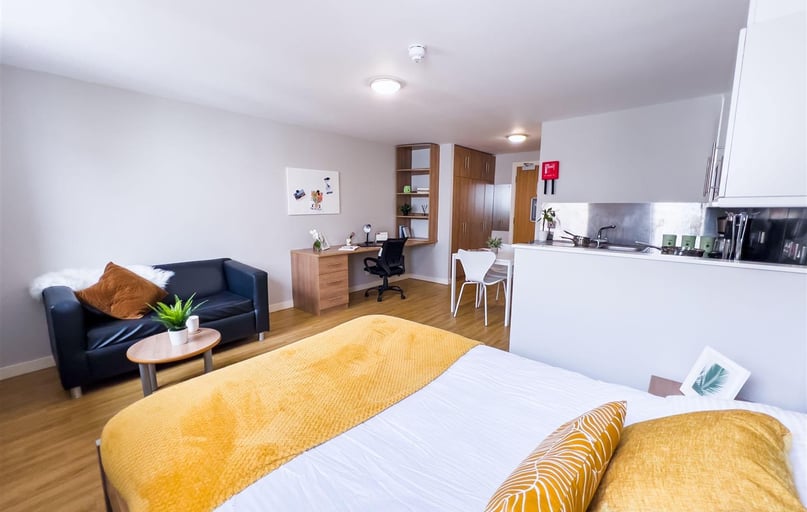 Calton Road, Abbeyhill, Edinburgh - Image 1